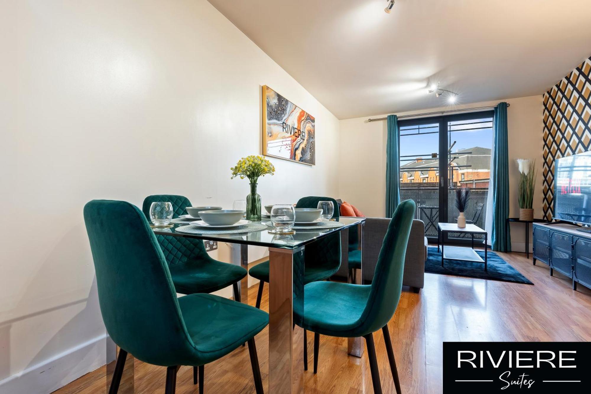 Cosy Apartment-city Centre-parking-sleeps 5 Apartment *